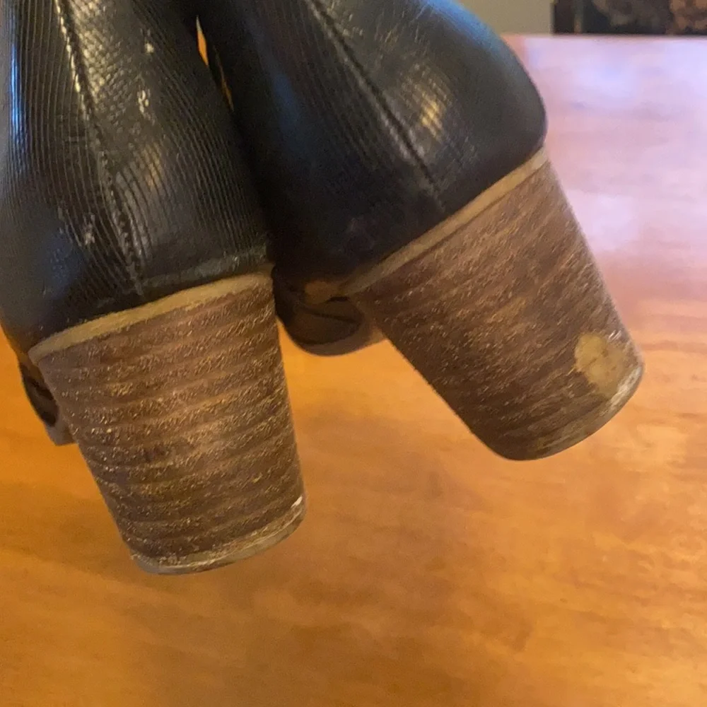 Baretraps Nyomi Black Leather Boots 10 GUC
